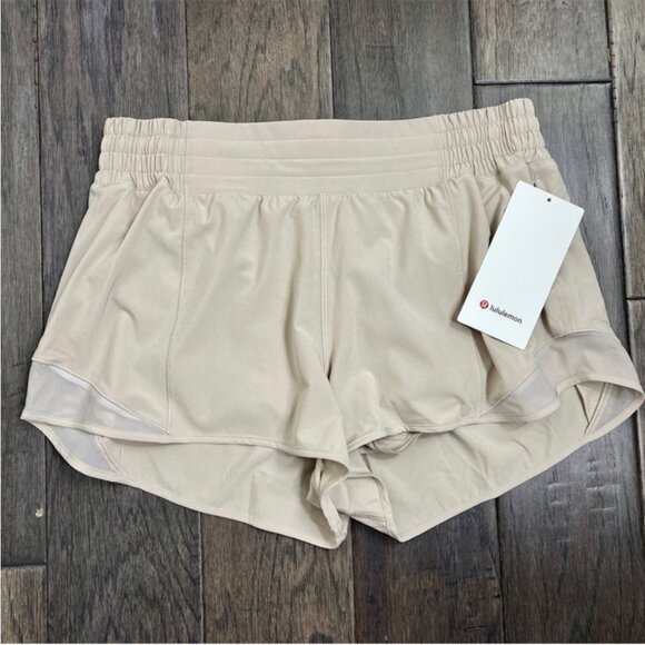 Lululemon NWT Hotty Hot High-Rise Short 2.5" Mojave Tan - Picture 3 of 10